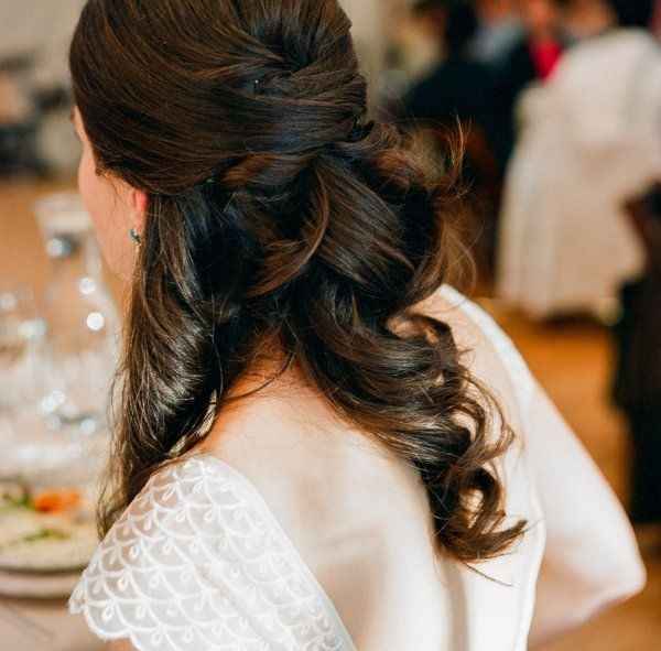 Anyone doing a half-up hairdo for your wedding?