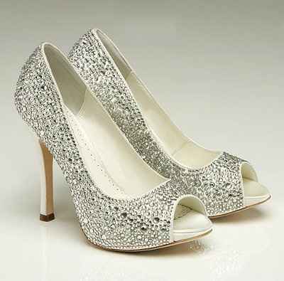 Who's using a CLUTCH for their wedding *Pics*