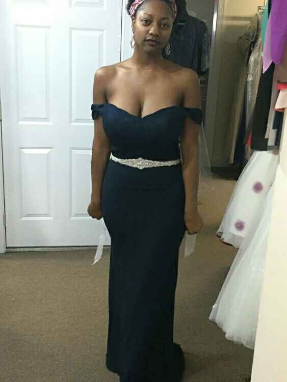 Bridesmaids wearing the same dress, ideas to have maid of honor stand out