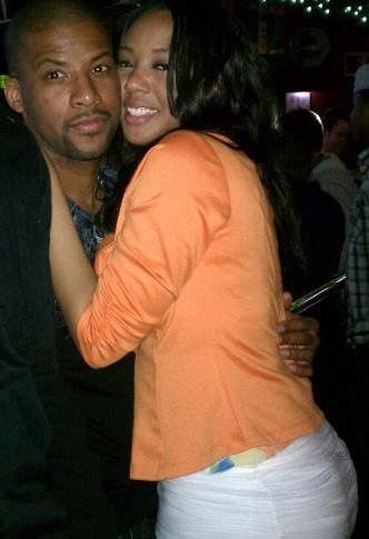Who loves u ;) show us your FH or Hubby