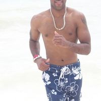 Who loves u ;) show us your FH or Hubby