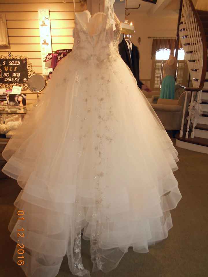 SHOW ME YOUR DRESSES!