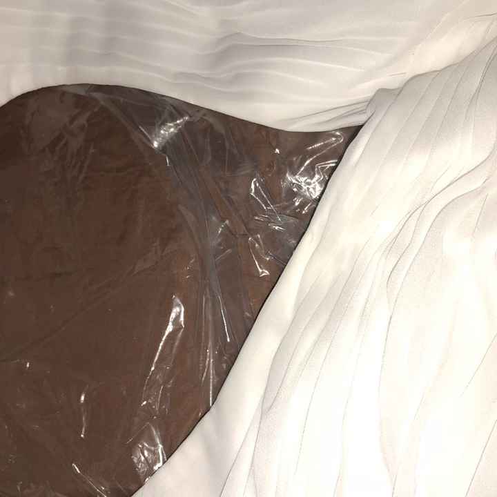 Help!i got makeup on my wedding dress! - 2