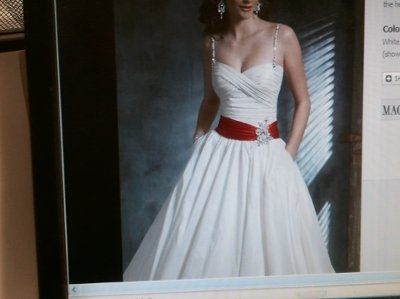 OMG!!!!!! Plus size brides get....NO RESPECT!!!!!!!!!! UGH!!!!!