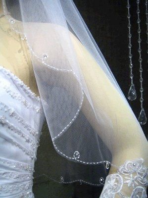 I bought my veil!!!!!!!!!! **PICS**