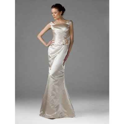A Brides maid on Winter Themed Wedding