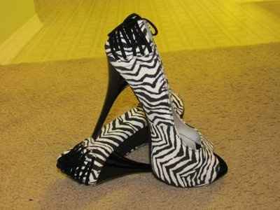 Spinoff- It's the thing to do! Heels...........