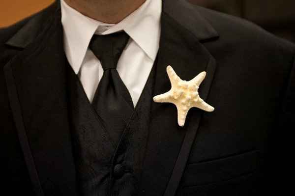the boutonniere, a must?