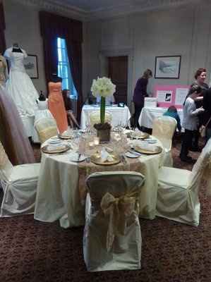 Wedding colors and centerpiece (pic included)