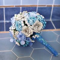 My first finished diy comic book rose bouquet! Tips/thoughts?