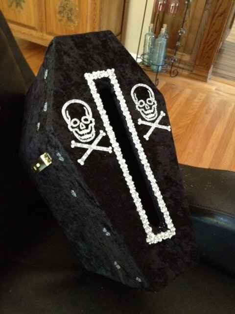 Wow.. I actually found the romantic side to a zombie-themed wedding..