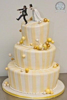 Wedding cakes* I wanna see pics!