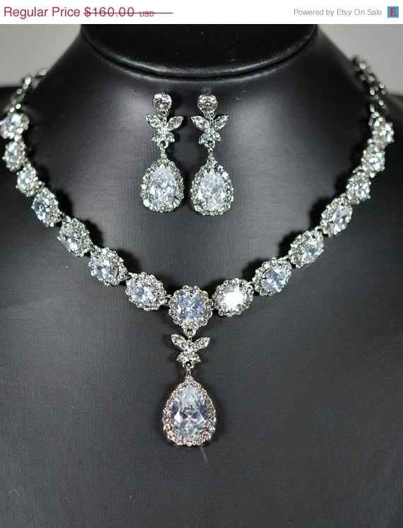 Let's see those wedding jewels!