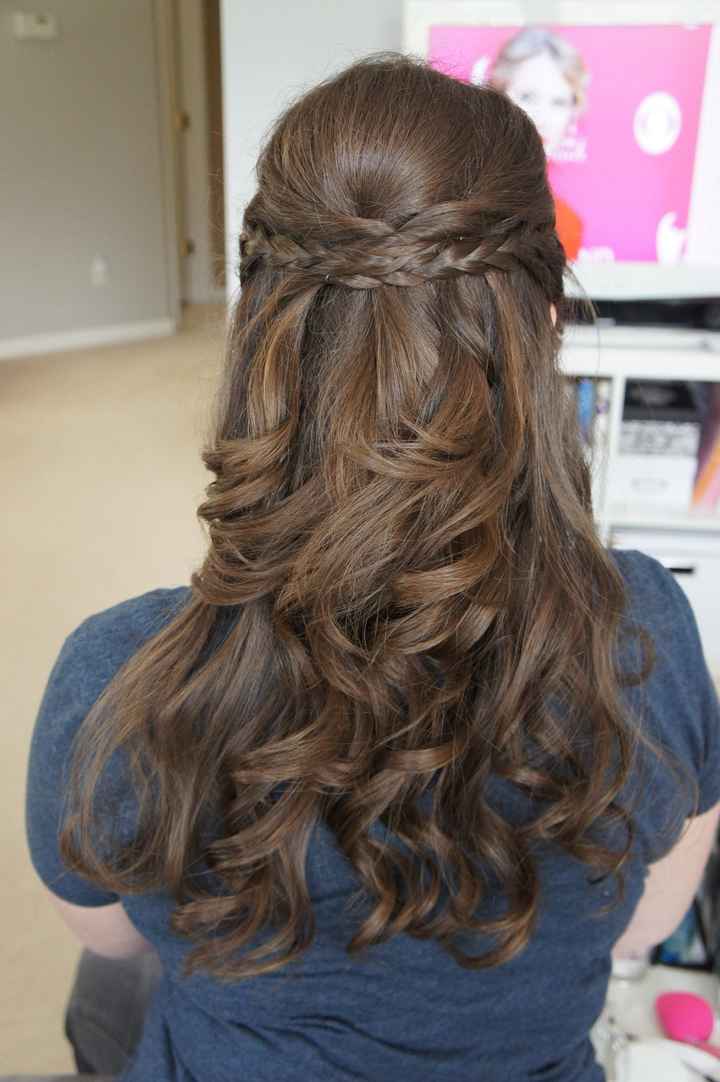 Can anyone help with down or half-up half-down hair inspiration?