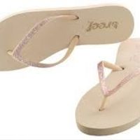 Which flip flops do you like better??