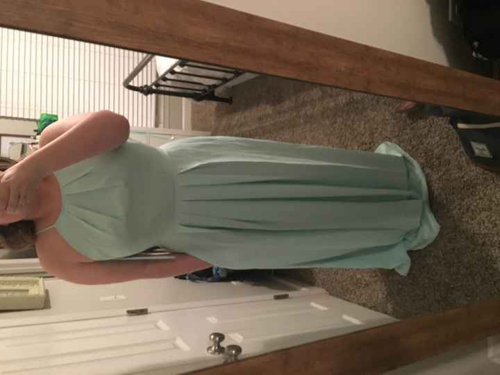 Indecisive bride to be-- Do the GM have to match the BM mint dresses?