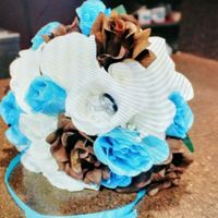 Show me your flowerless/artificial/silk/paper flower bouquets and centerpieces