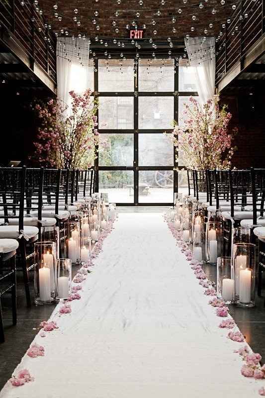 Let's talk ceremony decor !
