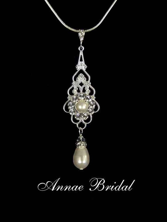Brides with strapless dresses.. show me your NECKLACE!