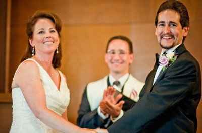 Married for 16 days now :)... pro pics inside!