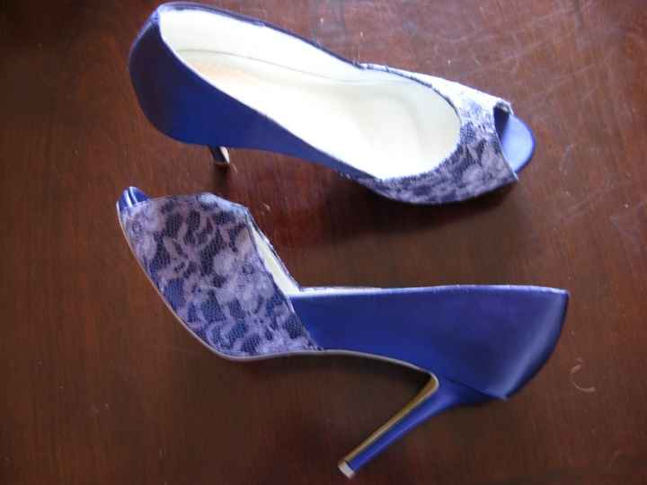 My dress came in...3 months early! *happy dance* (pics)