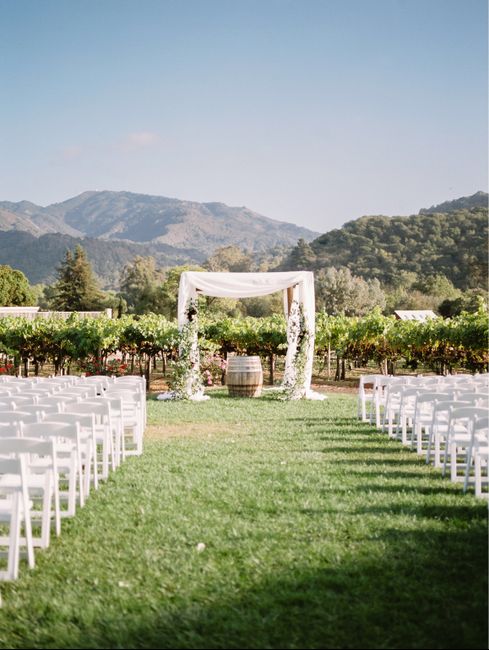 Minimal Aisle Decorations 5
