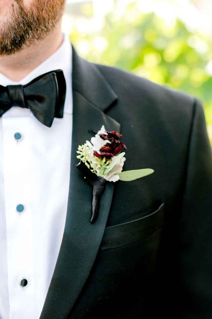 To boutonniere or not to boutonniere? Need inspiration/advice! - 1