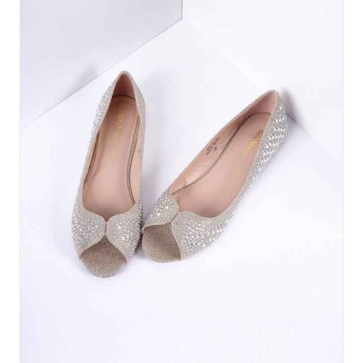 Would love to see everyone's bridal shoes?