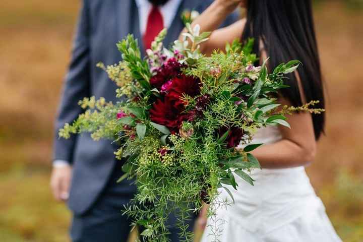 , let's see your wedding bouquet  ladies!!