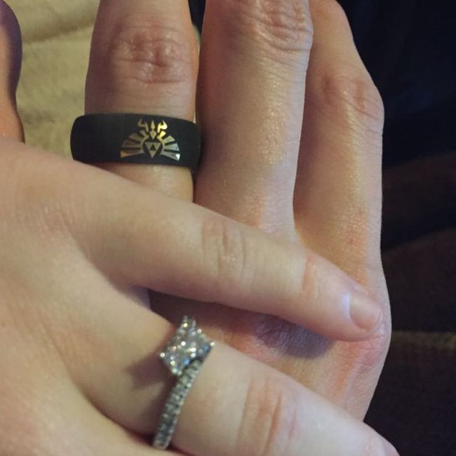 His engagement ring finally came in!!! - 1