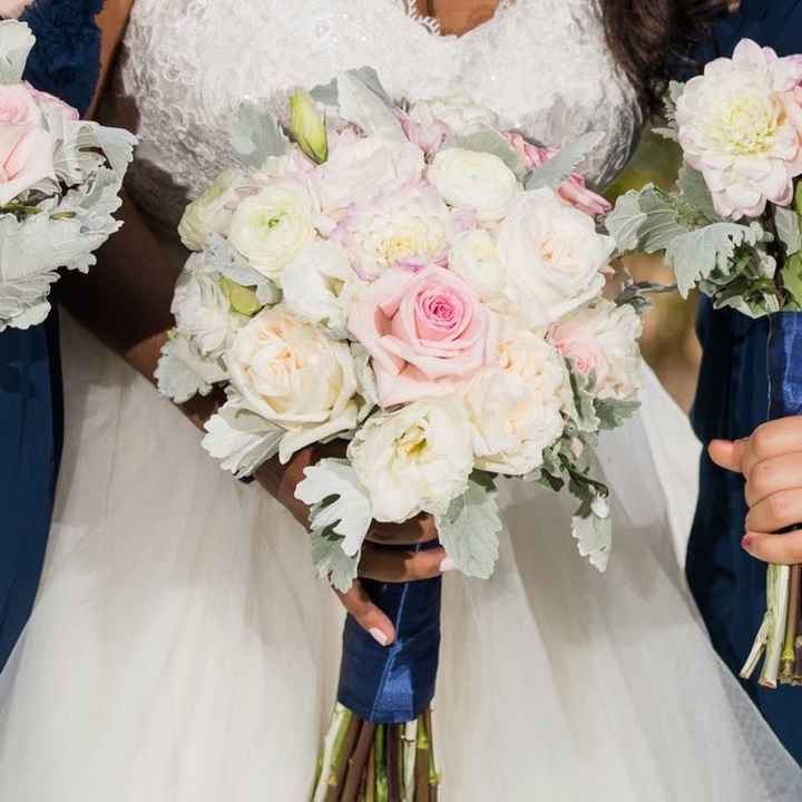 Cascading vs. Round Bouquet. Why did you pick one or the other?