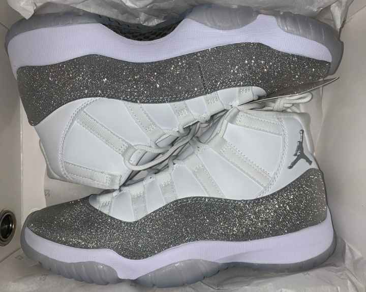 Retro 11 Metallic Silver