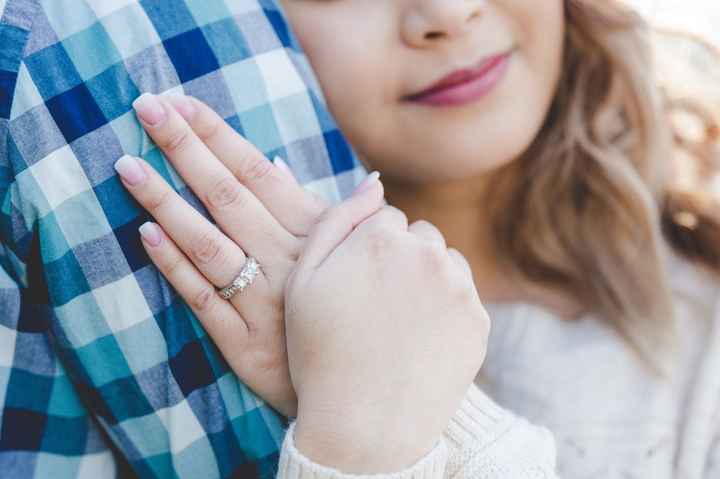 Engagement photo nails - 1