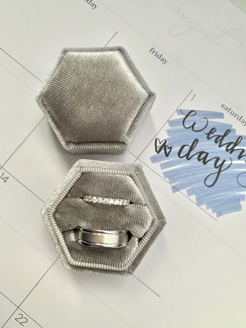 Show me your wedding bands! 7