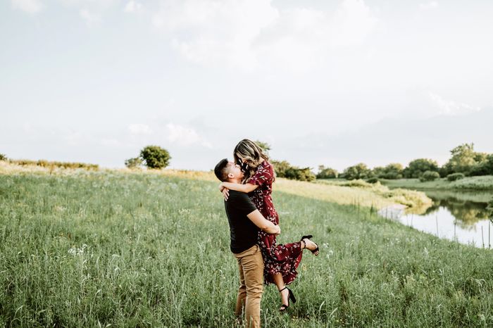 Show off your favorite engagement pictures 33