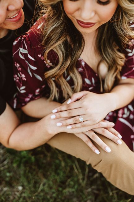 Show off your favorite engagement pictures 36