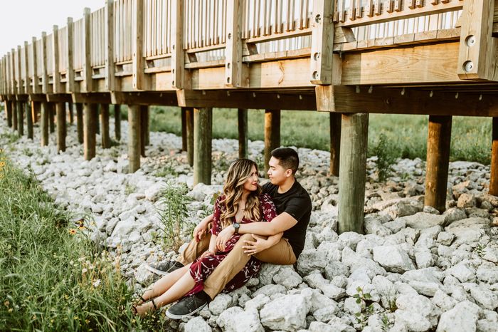 Show off your favorite engagement pictures 37