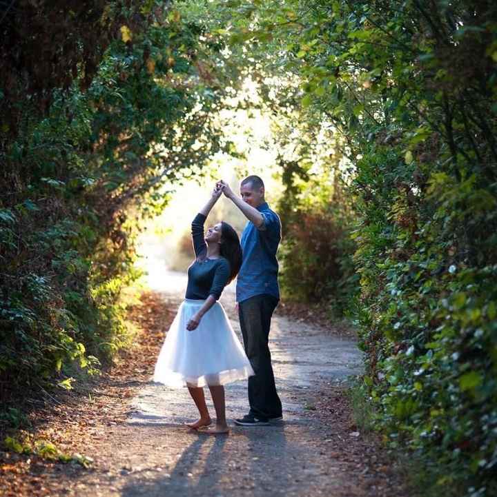 Engagement photo inspiration! Outfits and props!