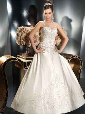 show me your dresses and hair?