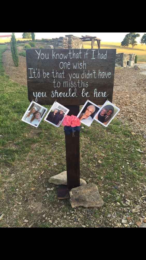 Memorial tables at wedding