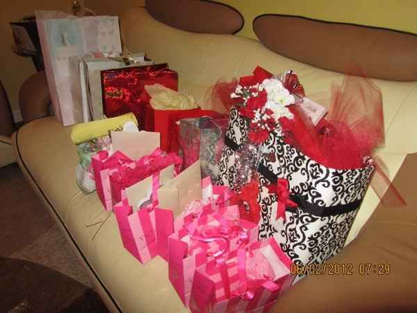 Yay!!!!! Bridal SHower:) Pic Heavy!!!!!!