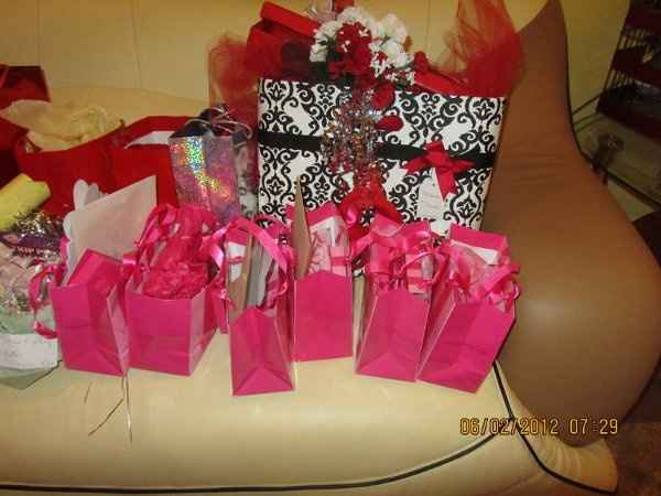 Yay!!!!! Bridal SHower:) Pic Heavy!!!!!!