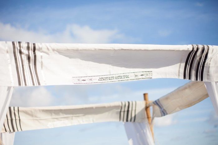 Chuppah Dilemma 5