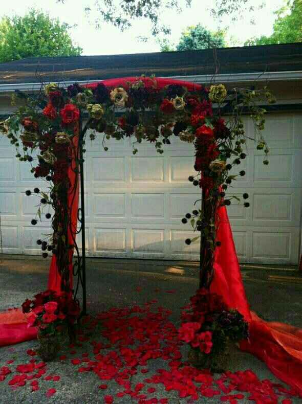 Does anybody have any cute ideas for Victorian gothic centerpieces? - 3