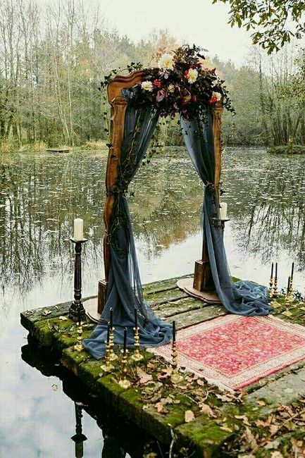 Does anybody have any cute ideas for Victorian gothic centerpieces? 9