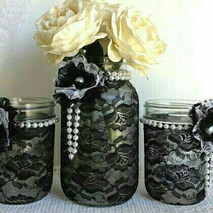 These are a few of the decorations that I've come across on Pinterest for my gothic "interview With a Vampire" wedding that I'm so going to recreate t 2