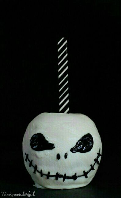 These are a few of the decorations that I've come across on Pinterest for my gothic "interview With a Vampire" wedding that I'm so going to recreate t 25