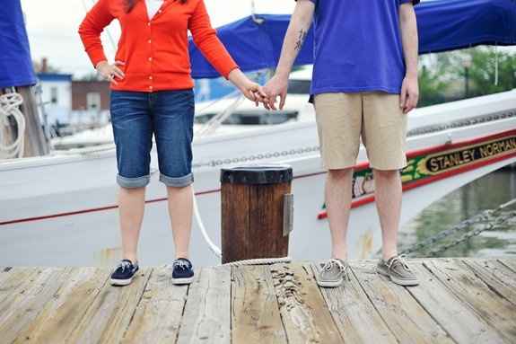 What to wear for engagment photos?