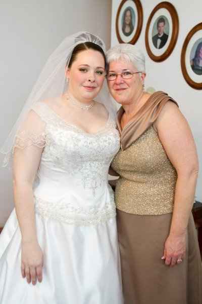 Non-Strapeless Wedding Dress Brides?