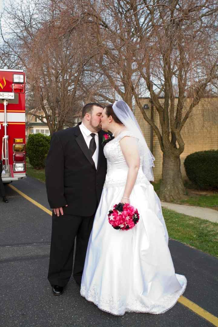 Plus sized brides - show off your dress!